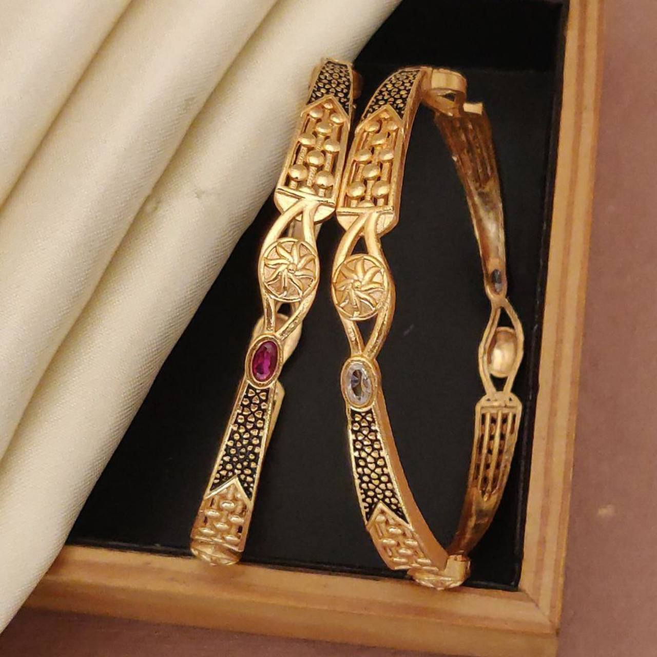 Versatile High Gold-Plated Diamond-Studded Bangles – Elegant for Everyday & Special Occasions