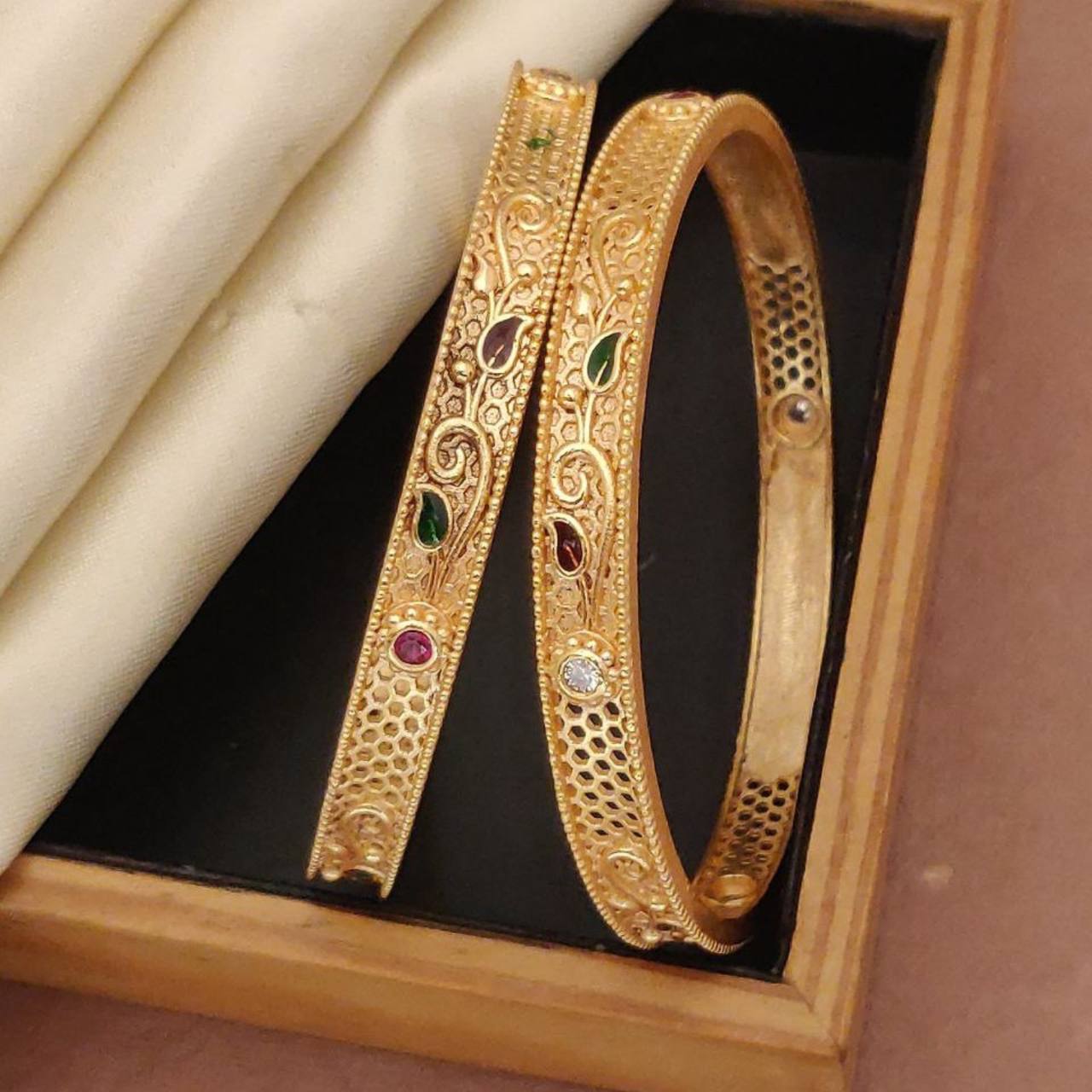 Versatile High Gold-Plated Diamond-Studded Bangles – Elegant for Everyday & Special Occasions