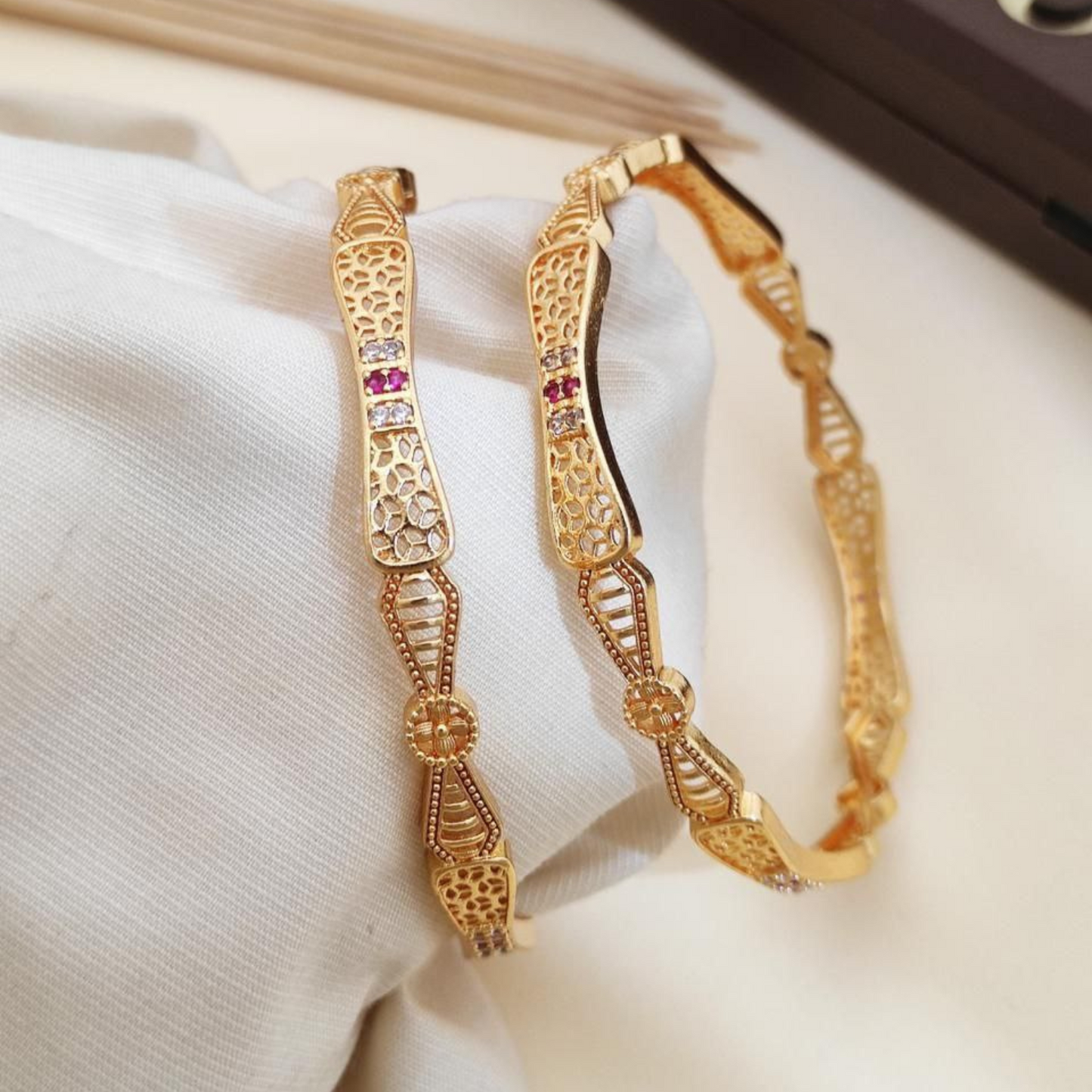 Versatile High Gold-Plated Diamond-Studded Bangles – Elegant for Everyday & Special Occasions